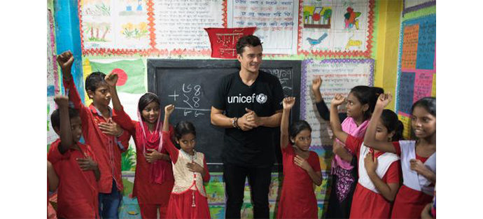Orlando Bloom Bangladeş’in yoksul mekânlarında çalışan çocuklarla buluştu