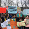Öğrenciler iklim değişikliğiyle mücadele için grevde