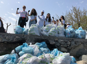 Zeytinburnu Sahili gönüllüler tarafından temizlendi
