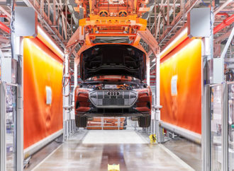 Audi’nin yeni elektrikli araçlarını ürettiği fabrikası doğayla uyumlu hale geliyor