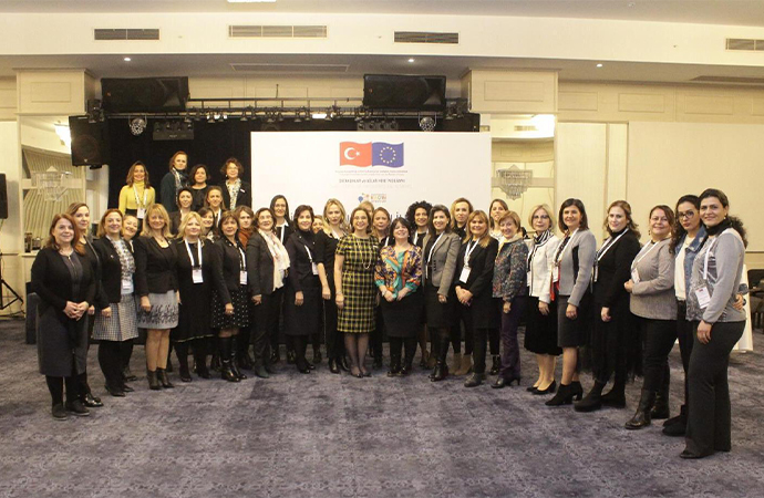 İş Dünyasında Kadın İletişim Ağı İzmirli kadın girişimcilerle buluştu