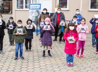 Dokuz ilde bin çocuğa ücretsiz bin tablet ve öğün