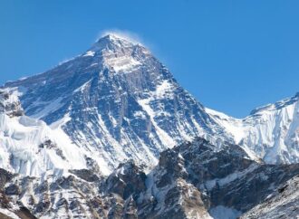 Everest Dağı kritik düzeyde buz kütlesi kaybediyor