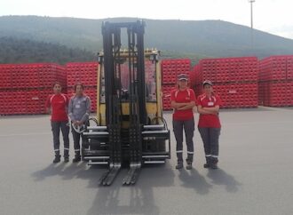 ‘Forklift Operatörü Eğitim Programı’ mezunu Coca-Cola İçecek Türkiye kadın çalışanları fabrikalarda görevlerine başladı