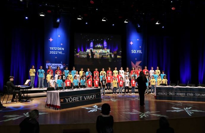 Yöret Vakfı için Bulutsuzluk Özlemi ve Boğaziçi Gençlik Korosu ilk kez aynı sahnede buluştu!