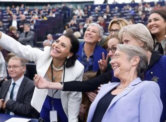 Tarihte ilk kez dünyanın tüm parlamentolarında kadın temsilci bulunuyor