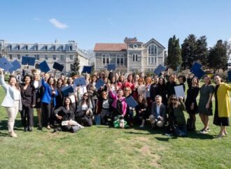 Sağlığa Yön Verecek Kadın Liderler Gelişim Programı ikinci mezunlarını verdi