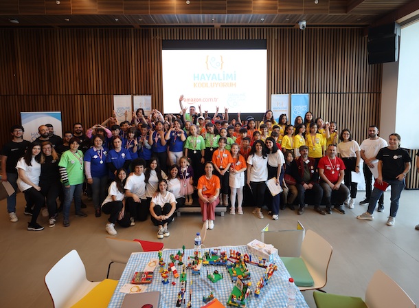 Çocuklar Amazon Türkiye ve Hayalime Ortak Ol Topluluğu ile hayallerini kodluyor