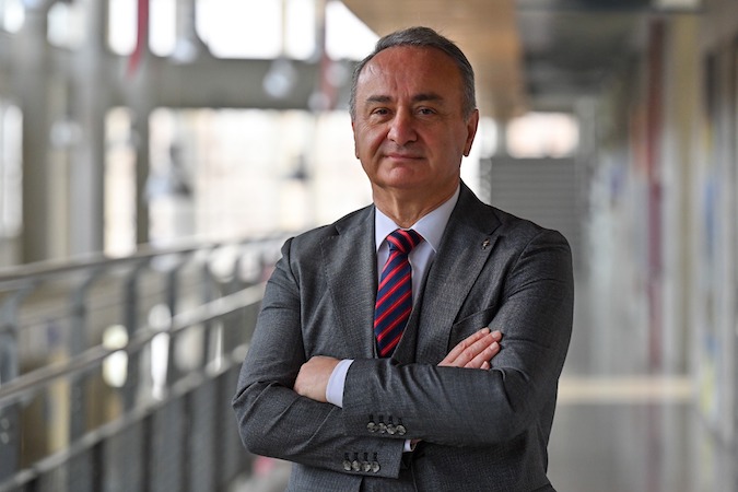 Alarko Holding, TED iş birliğiyle depremde ebeveynlerini kaybeden çocukların yaralarının sarılmasına katkı sağlıyor