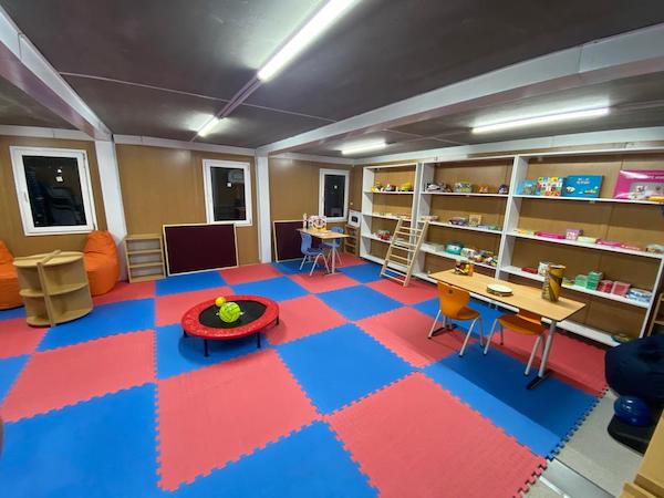 Sağlık Bakanlığı ve Tohum Otizm Vakfı konteyner kentteki otizmli çocuklar için el ele verdi