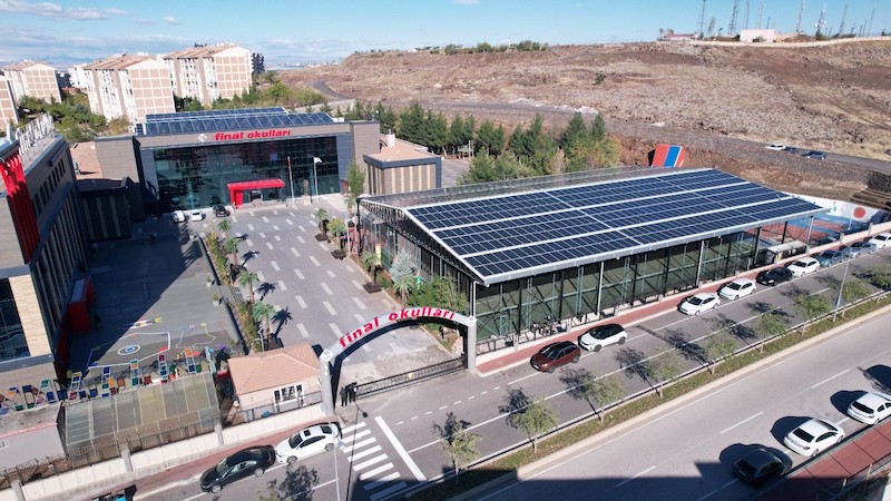 Kendi elektriğini üreten okul, 760.000 ton sera gazı salınımını engelledi 