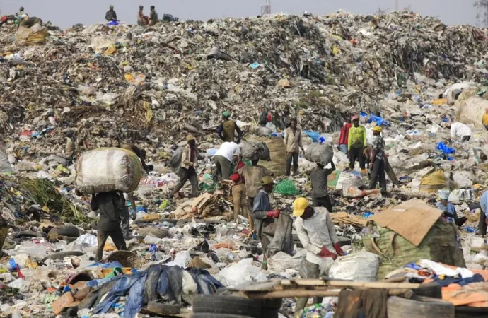 Nijerya’nın Lagos eyaleti tek kullanımlık plastikleri yasakladı