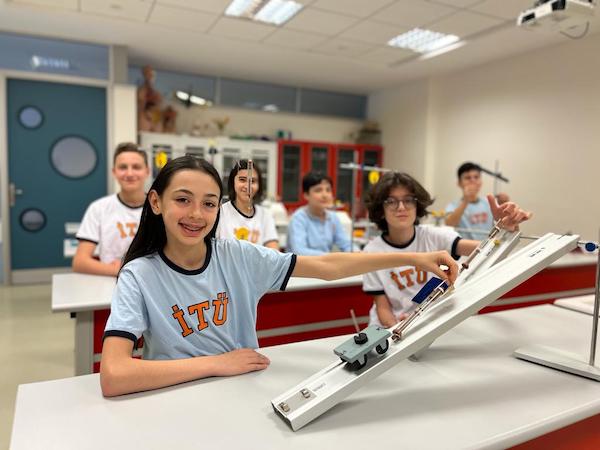 İyi yetişmiş kız çocukları yarının bilim kadınları olacak