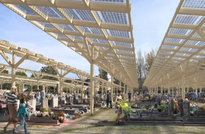 Fransa’da bir kasaba mezarlığı güneş enerjisi kaynağı haline getiriyor