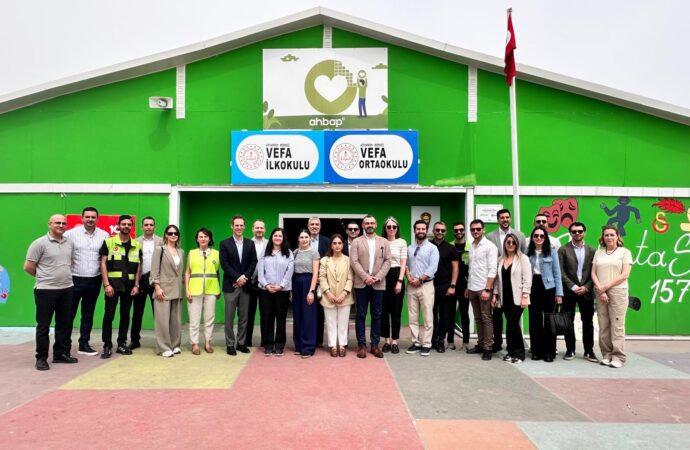 Pfizer Türkiye ve Ahbap Derneği’nden anlamlı iş birliği: Deprem Bölgesi Adıyaman’da Vefa İlk ve Orta Okulu açıldı