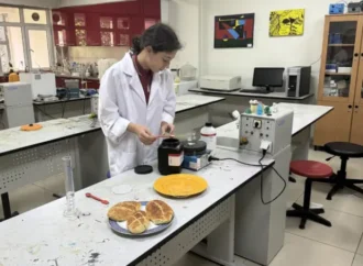 Ortaokul öğrencisi bitki özlerinden ekmeğin küflenmesini geciktiren katkı maddesi üretti