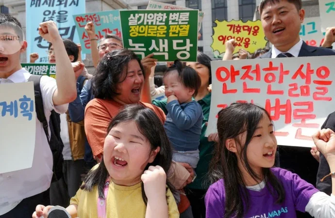 Güney Kore’de bebeklerden hükümete dava 