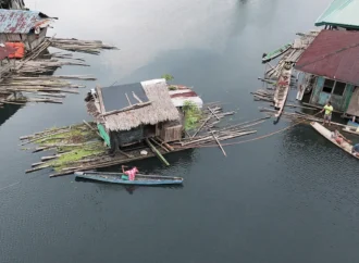 Filipinler iklim krizine dayanıklı yapıları okyanus üzerine kuruyor