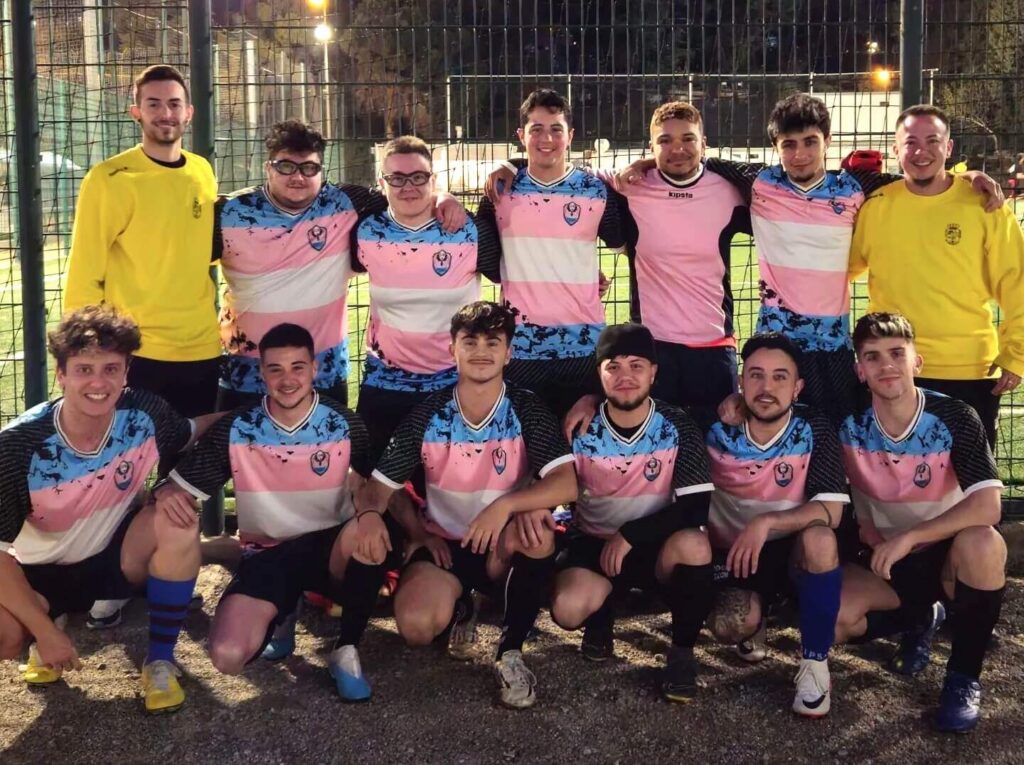 Transseksüel futbol takımının İspanya’daki tarihi çıkışı