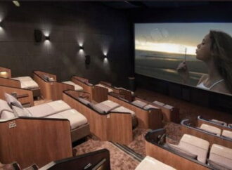 Güney Kore’deki bir sinema salonu aylık örgü seansları ile izleme başlattı
