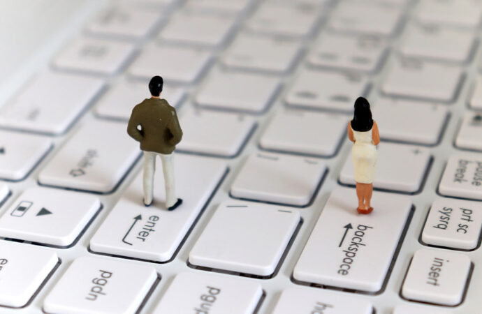 Sağlık, eğitim ve fırsatlar tehlikede: Dijital cinsiyet eşitsizliği devam ediyor