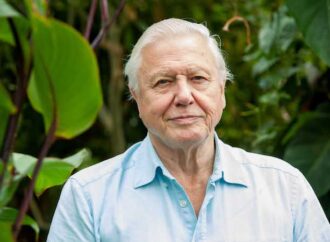99 yaşına giren David Attenborough gezegenin sesini duyurmaya devam ediyor