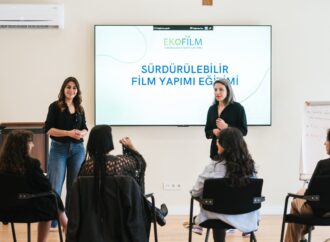 Sabancı Vakfı’nın 16. Sezon Fark Yaratanlarından Ekin Gündüz Özdemirci ve Nurten Bayraktar, EkoFilm: Sürdürülebilir Yapım Platformu ile medya sektörünün çevresel etkilerini azaltmayı hedefliyor