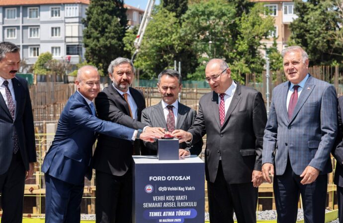 Ford Otosan’dan Vehbi Koç Vakfı iş birliği ile Kocaeli’ye yeni bir eğitim yatırımı: 35 derslikli ilkokulun temeli atıldı