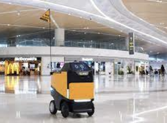 Shenzhen Havalimanı’nda robot gasonlar yemek servisine başladı