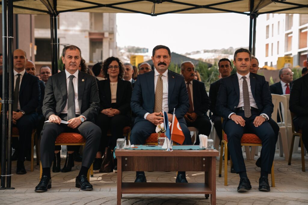 İş Bankası’ndan Hatay’a eğitim desteği