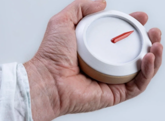 Demans hastaları yeni nesil akıllı pusula sayesinde güvenle sokağa çıkıyor