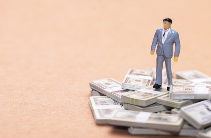 Oxfam: Milyarderlerin serveti rekor kırdı, siyasi etkileri hızla artıyor