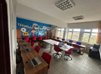 Genç Hayat Vakfı ve Doğuş Teknoloji “Dijital Adım” Projesi ile Ortaokul Öğrencilerini Yapay Zekâ Çağına Hazırlıyor