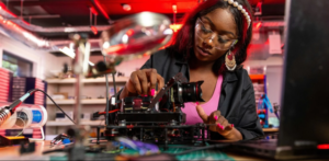 WEF: Kadın-erkek eşitliğine ulaşmak için 123 yıl gerekiyor