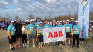 ABB Türkiye İstanbul Yarı Maratonu’nda çocukların eğitimine destek için koştu