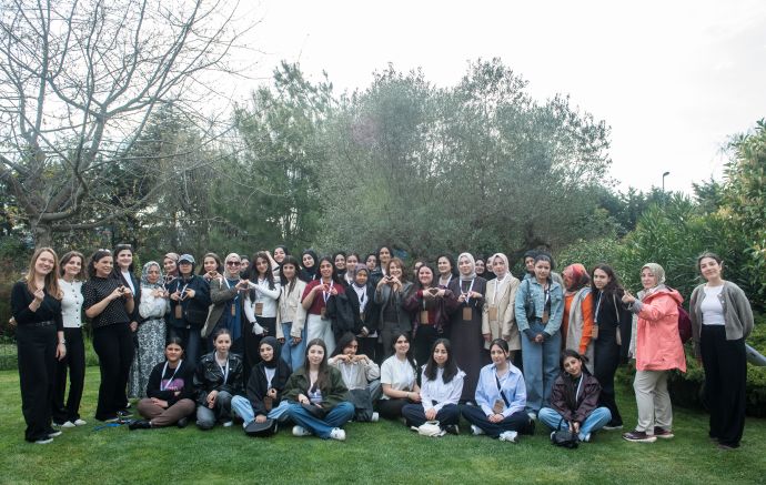 Aydın Doğan Vakfı başarılı kız öğrencileri 23 Nisan haftasında İstanbul’da ağırladı