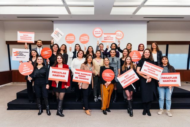 Geleceğini kuran genç kadınlar mentorluk desteğiyle güçlenmeye devam ediyor