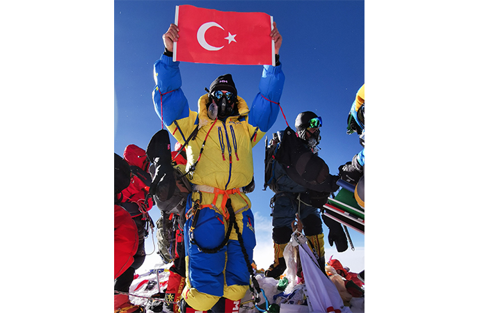 İklim değişikliği mücadelesi Everest’in zirvesine taşındı