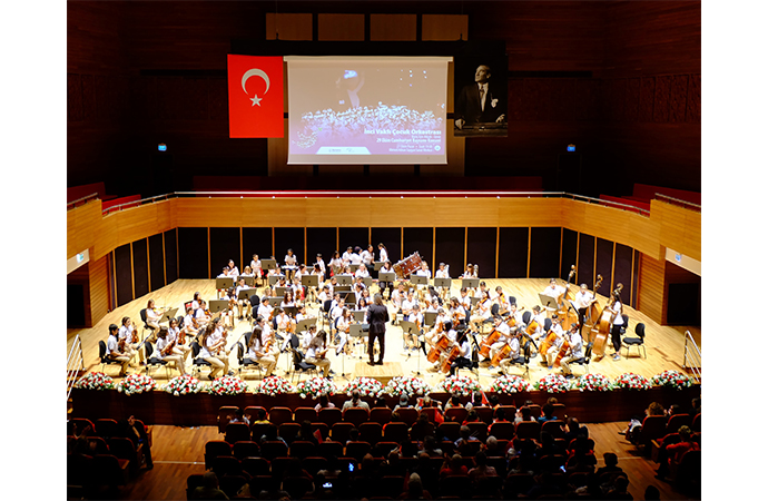 Çocuklar Cumhuriyet için çaldı