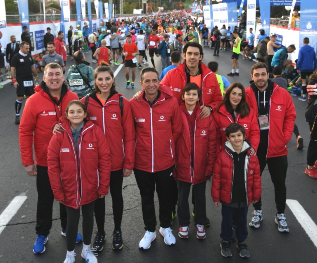 Ünlü isimler çocuklar için koştu