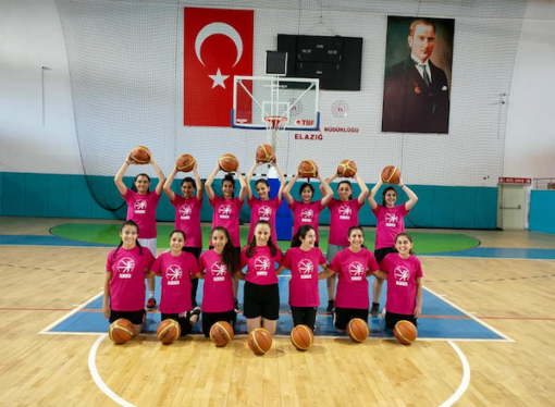 “Yarını Kodlayanlar”dan basketbolda “Ben Varım” diyen kız çocuklarına destek