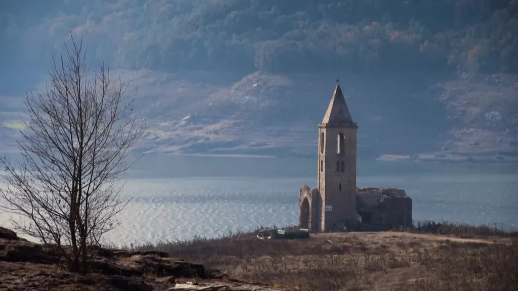İspanya’da kuraklık: 11. Yüzyıldan kalma kilise yıllar sonra gün yüzüne çıktı