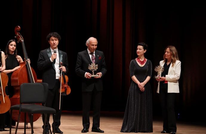 Türk Eğitim Vakfı 57. Yılını TEV Türkiye Virtüözleri Oda Orkestrası Konseri ile kutladı