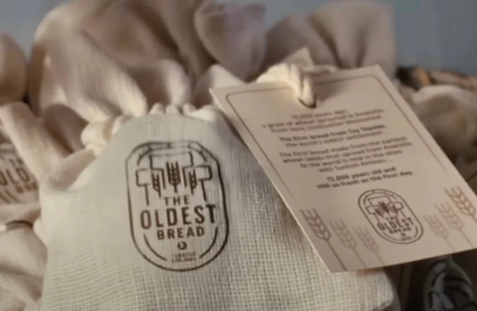 Türk Hava Yolları uçak içi ikramlarında Taş Tepeler’in kadim ekmeğini sunuyor