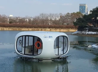 Yapay zeka destekli tekneyle göller temizleniyor