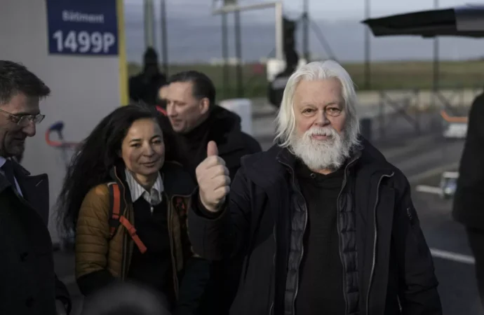Aktivist Paul Watson: ‘’Okyanuslar ölürse biz de ölürüz’’
