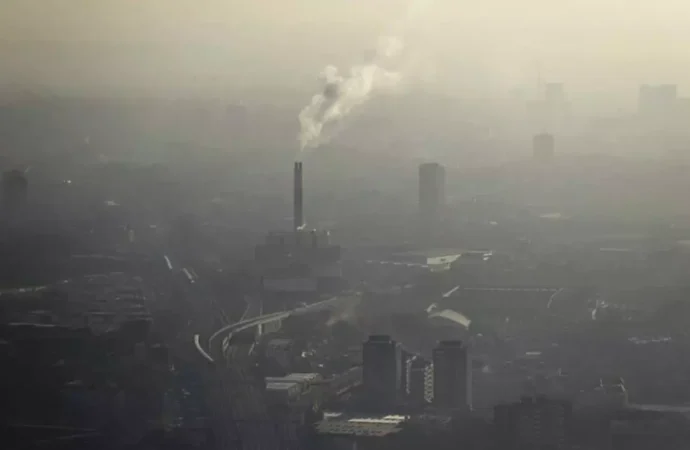 Dünyanın havası en kirli kenti Hanoi’de halka evden çıkmayın uyarısı