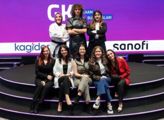 Geleceğin kadın liderleri ilham buluşmalarında kadınların başarı öyküleri herkesi duygulandırdı