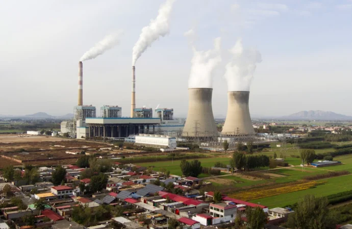 Küresel karbon emisyonlarının yarısı 36 şirketten kaynaklanıyor