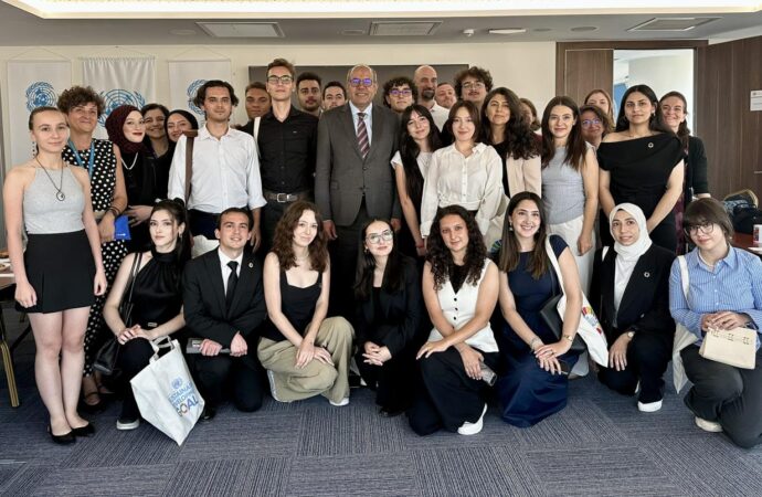 BM Türkiye ve gençler Ankara’da iklim eylemi için bir araya geldi